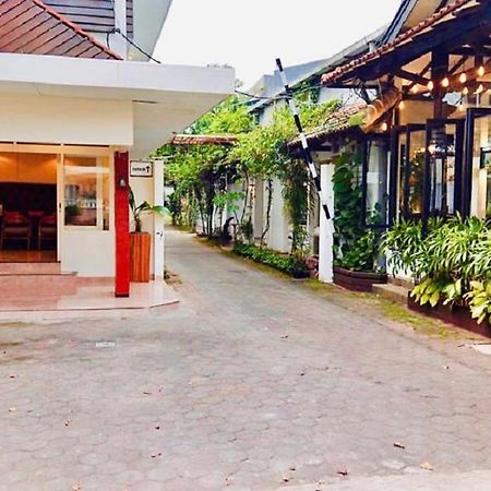 Belaya Hotel Jepara Kültér fotó